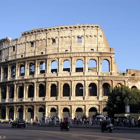 Lovely Near Colosseum * Roma