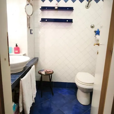 Apartment Lovely Near The Colosseum Rome